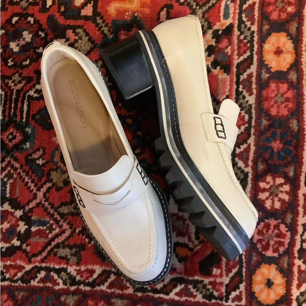 Bernardo cream color leather Loafers, new- never worn, size 7 1/2